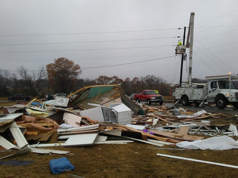 Dunlap News Mackey Urgent need for volunteers to help with storm cleanup